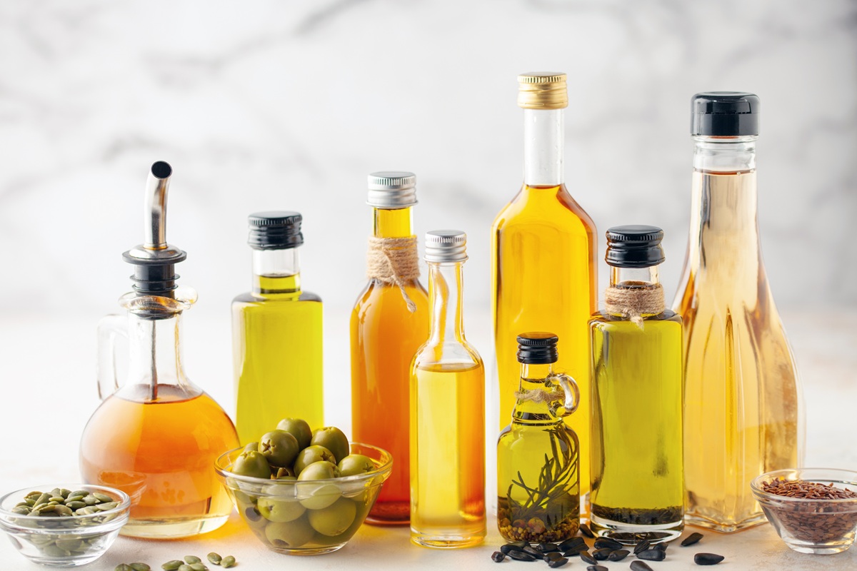 Diverses huiles alimentaires © iStock-murziknata.jpg